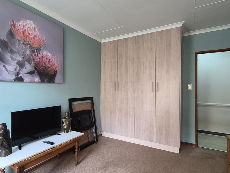 4 Bedroom Property for Sale in Hartenbos Heuwels Western Cape